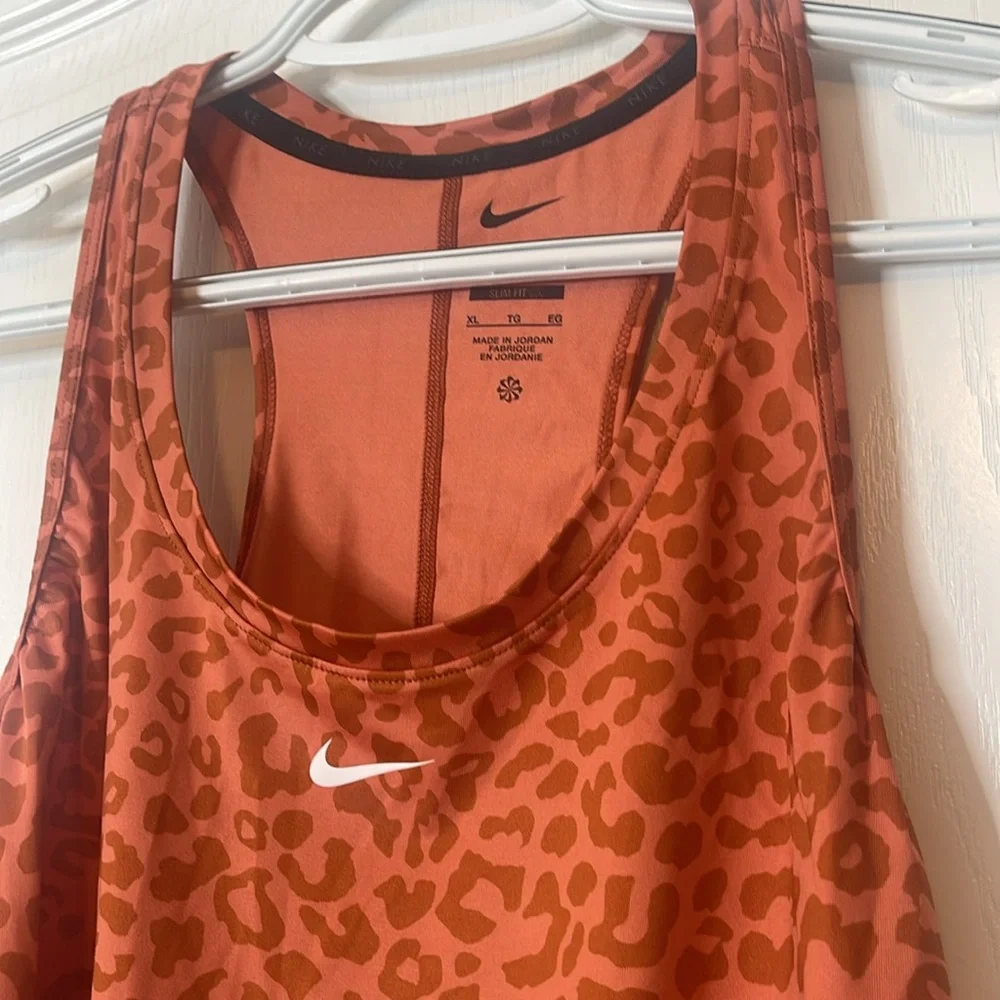 Nike Dri-Fit One Leopard Print Cropped Tank Top Orange XL